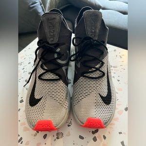 Nike men’s size 13 sneakers Air Max Flyknit 270 Atmosphere